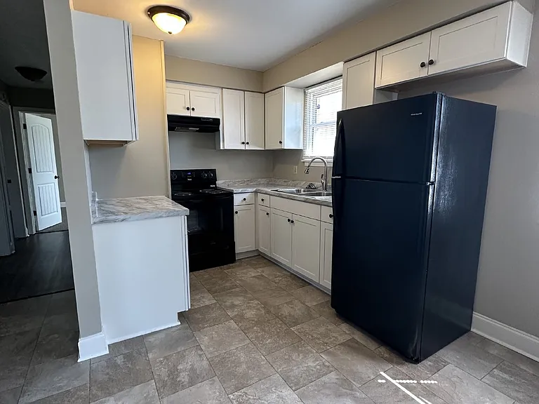335 Woodale Dr — Photo 7