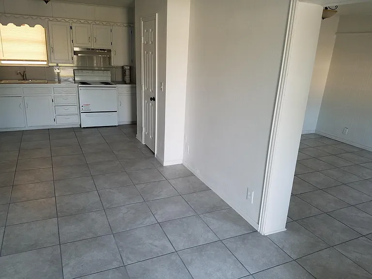 292 Barker St — Photo 6