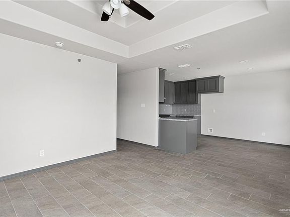 5th image of 2400 W Hackberry Ave