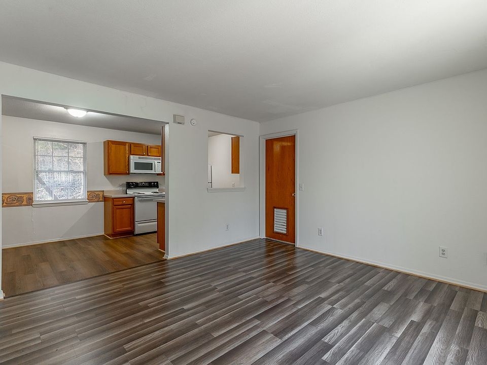 1st image of 22 Eastwood Ct #84