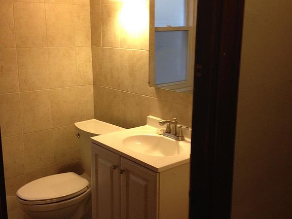 4th image of 2301 Gunderson Ave APT 1
