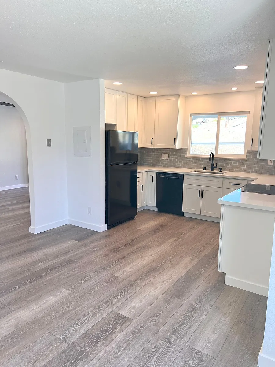 Building Photo - 4778 Little John Rd #1