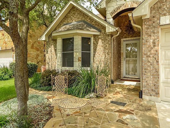 3rd image of 1921 Barnett Dr