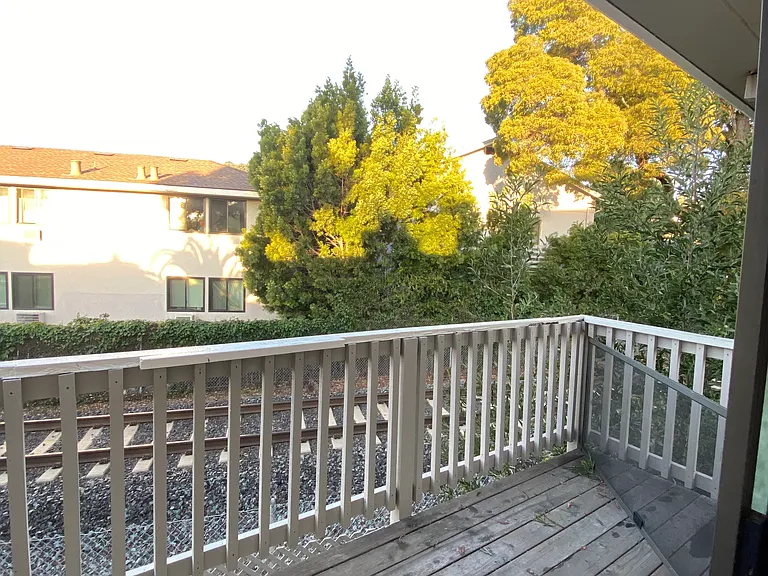 25 Plum Tree Ln #10 — Photo 17