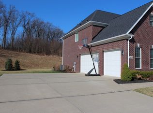 415 Quarter Horse Ln, Mars, PA 16046