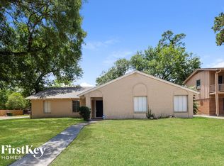 5603 Sheraton Oaks Dr, Houston, TX 77091