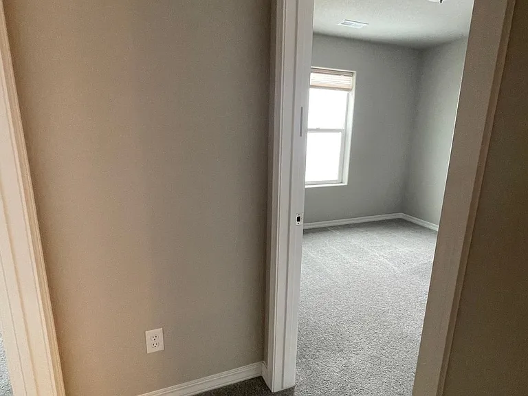 8658 Blue Feather Loop — Photo 18