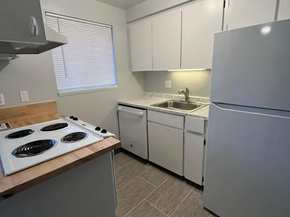 Cavalier Apartments, 554 6th St APT 15, Washougal, WA 98671