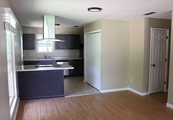 4th image of 2306 Hartsfield Ct #B