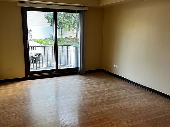 4th image of 180 E Park Ave APT 1C
