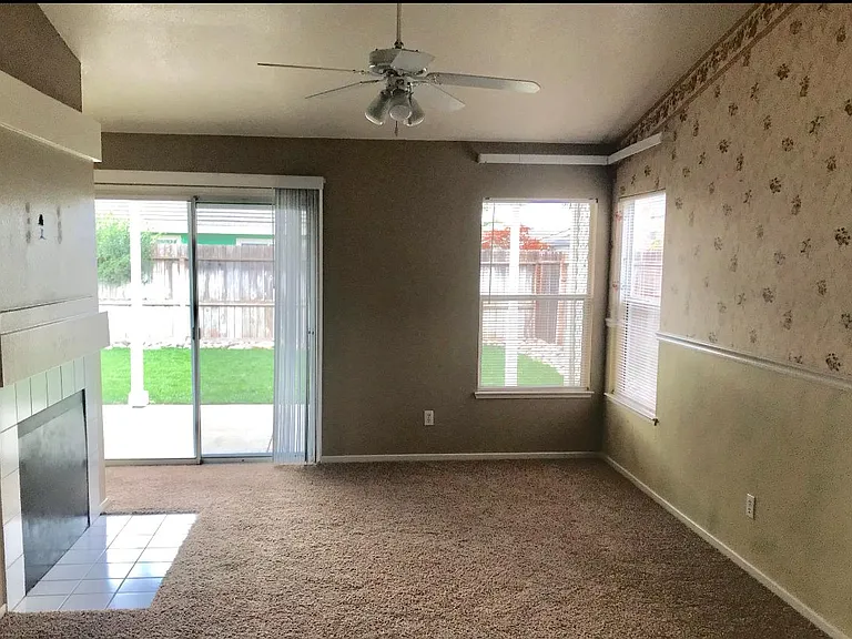 940 Laguna Ct — Photo 11