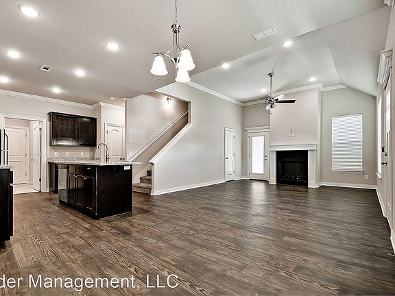 5th image of 221 Carrington Ave #217