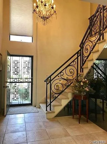18 Wimbledon Dr — Photo 3