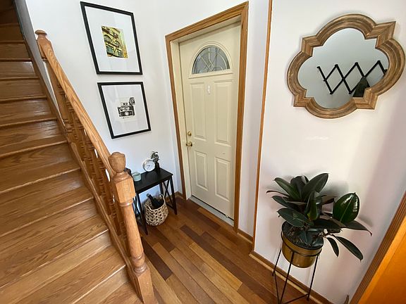 2nd image of 1624 W Huron St APT 1
