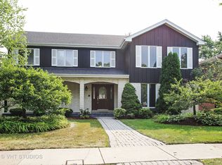 401 Craig Ct, Mount Prospect, IL 60056