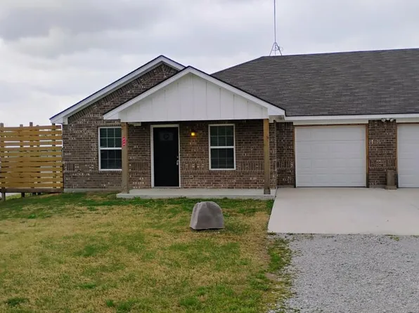 210 Hoover Ln, Azle, TX 76020