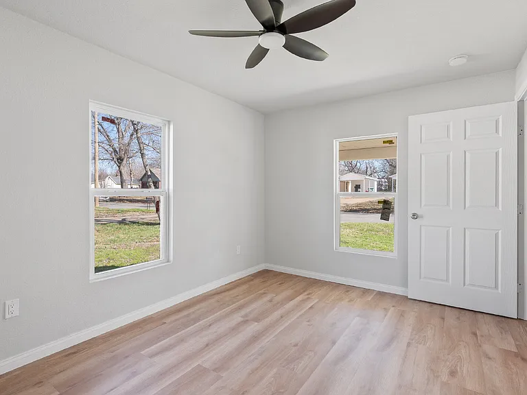 1434 S Rusk St — Photo 12