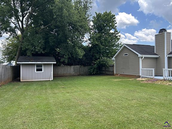 5th image of 215 Wrasling Way