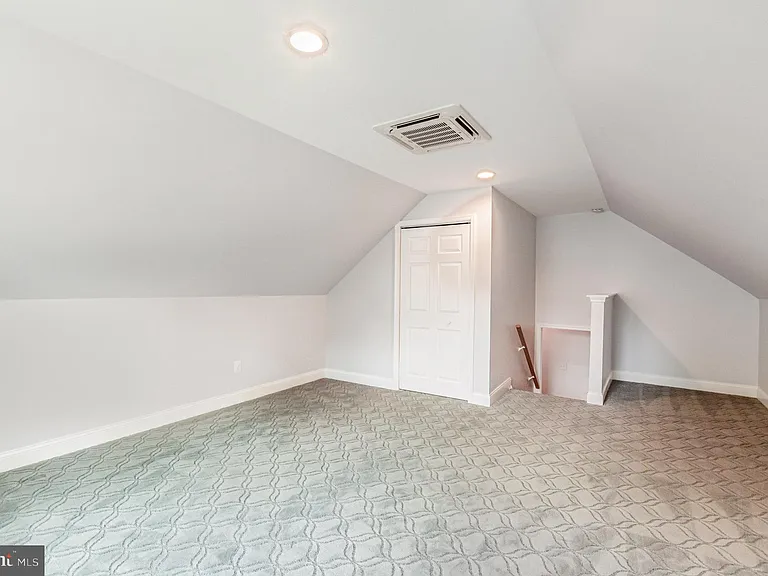 519 Woodland Ct NW — Photo 35
