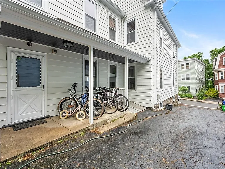 70 Saint Rose St #1A — Photo 17