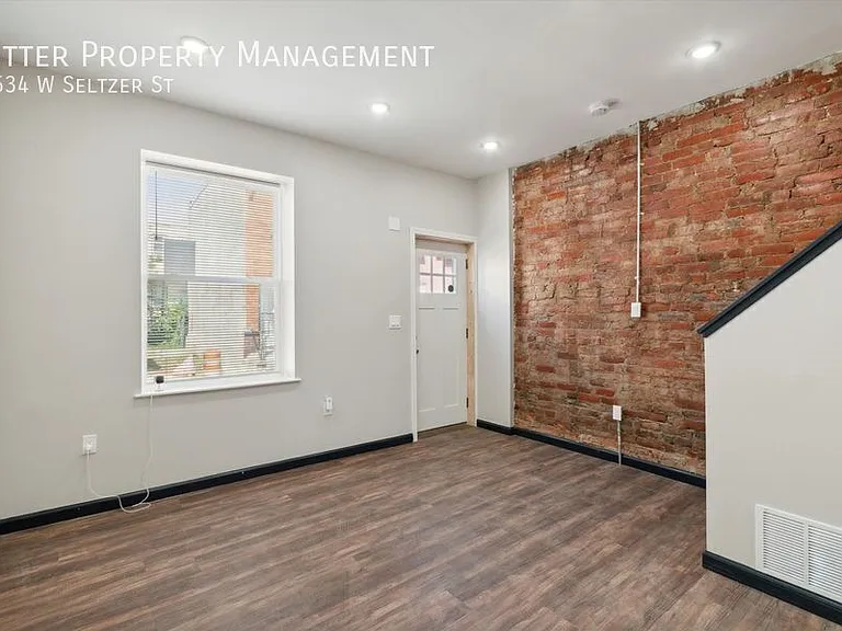 2634 W Seltzer St — Photo 7