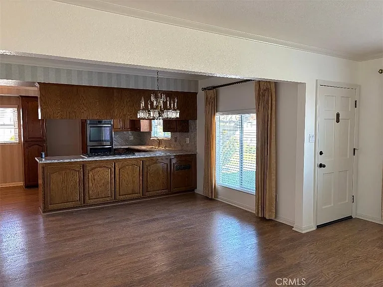 1331 S Patton Ave — Photo 5