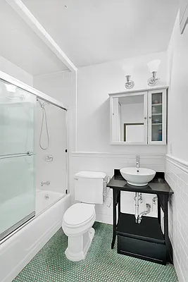 Rented by Compass | media 18