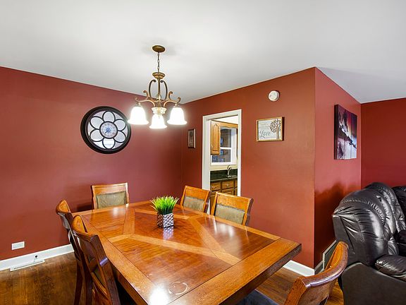 4th image of 708 S Ahrens Ave