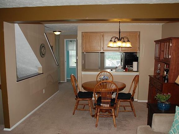5th image of 4093 Hill St