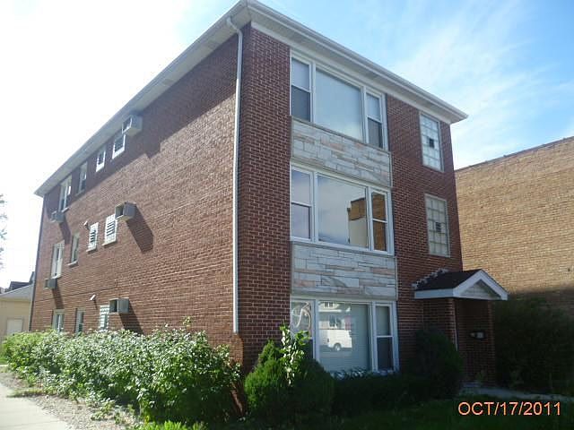 2nd image of 7337 W Addison St