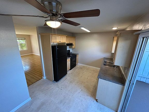 2nd image of 309 S Mollison Ave S Unit 4