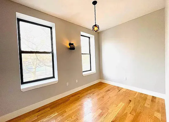 Rented by Artur Gutman, LREB | media 3