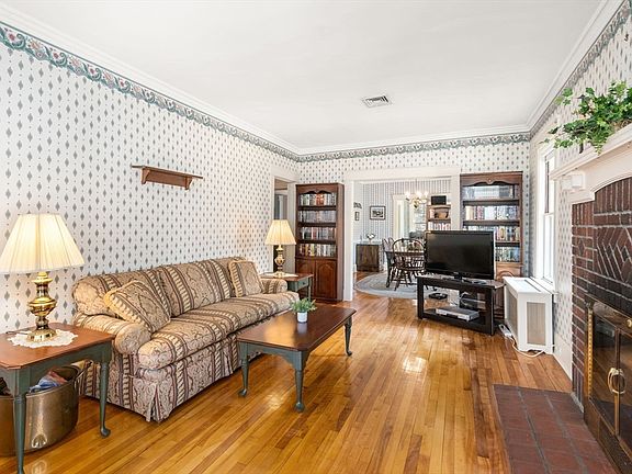 4th image of 89-91 Hartwell St