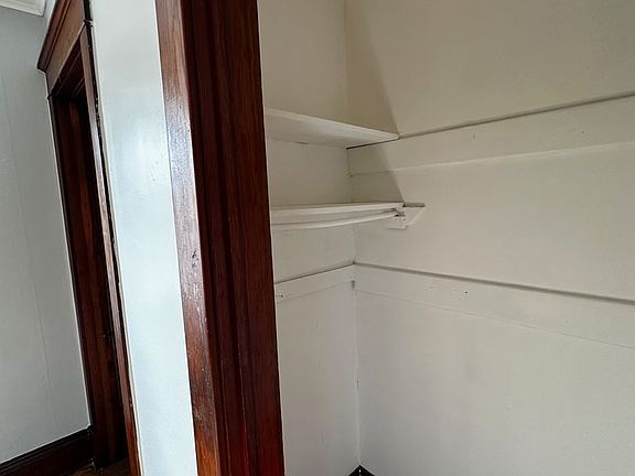 4th image of 713 2nd St APT 2