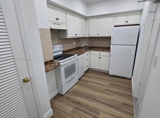 2424 SE 17th St APT 110B, Fort Lauderdale, FL 33316