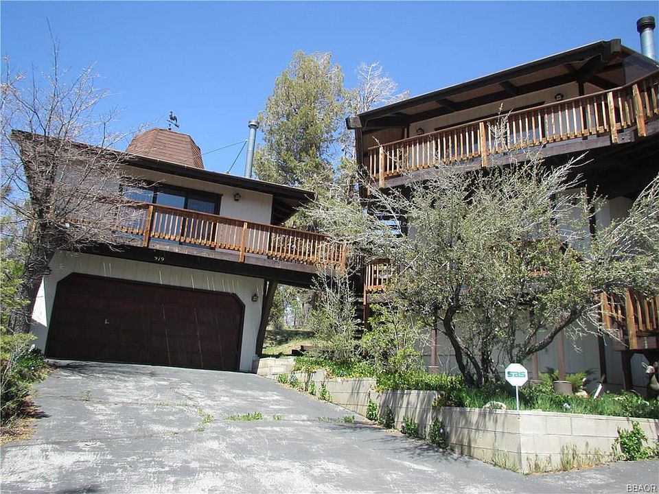 1st image of 979 Deer Trail Ln