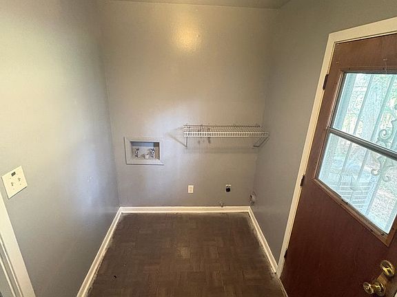 2nd image of 9437 Garfield Dr
