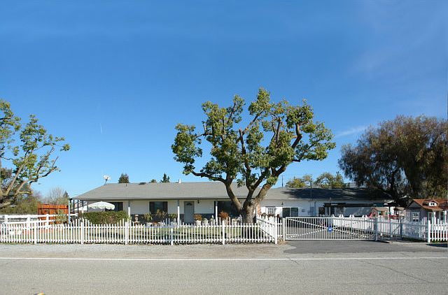 1st image of 14440 Murphy Ave