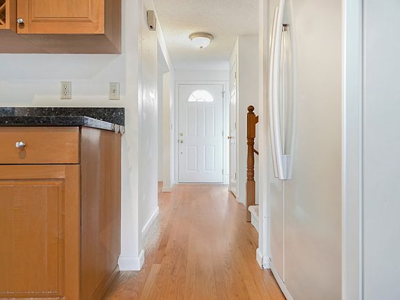 2nd image of 17009 NE 35th St