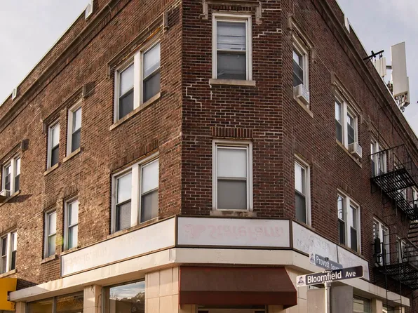 4 Provost Sq Unit 1, Caldwell, NJ 07006