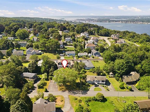5th image of 125 Colonial Ave