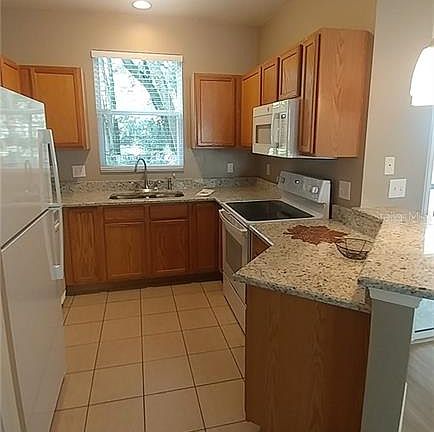 5th image of 2235 Golden Oak Ln