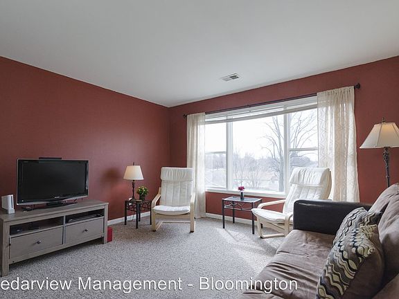 3rd image of 515 E 11th St APT 03