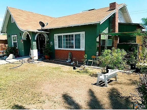 2nd image of 1055 El Centro Ave