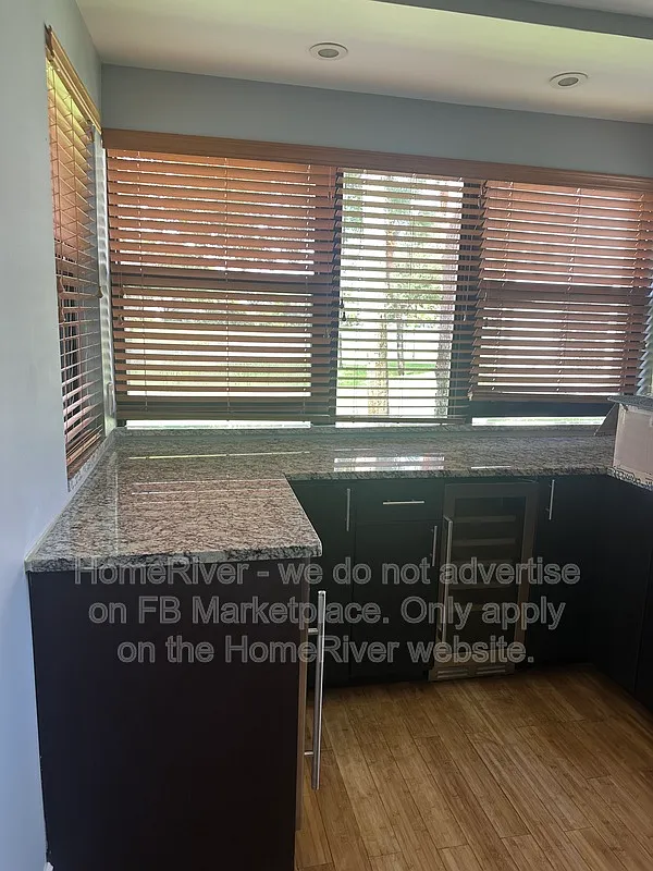3 bed, 2.5 bath, 2072 sqft, $3,900 — Photo 3