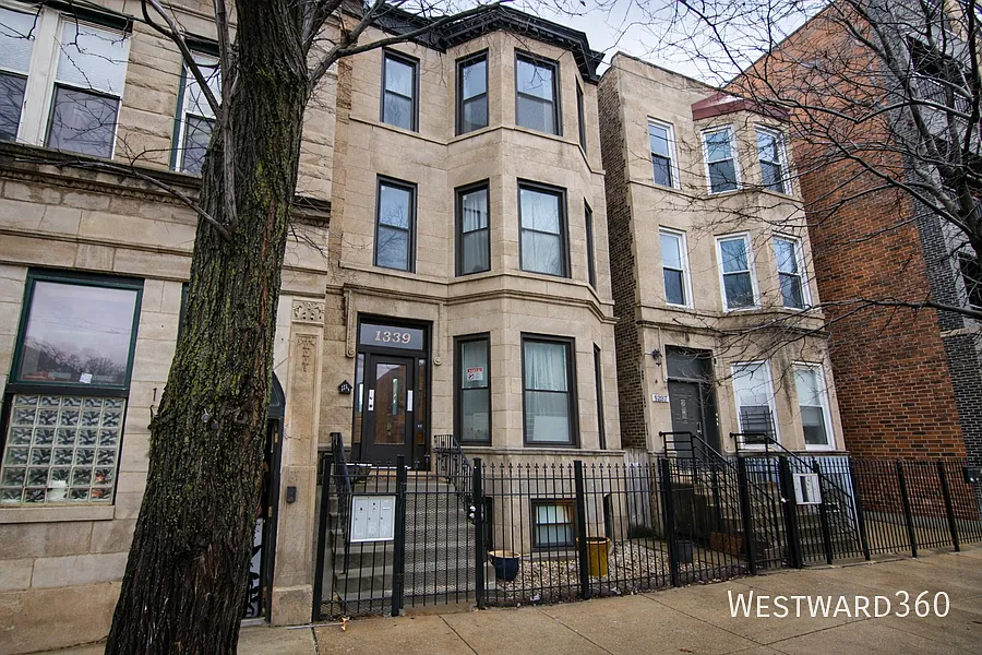 Building Photo - 1339 N Western Ave #2