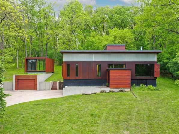 N6313 Paradise DRIVE, Burlington, WI 53105