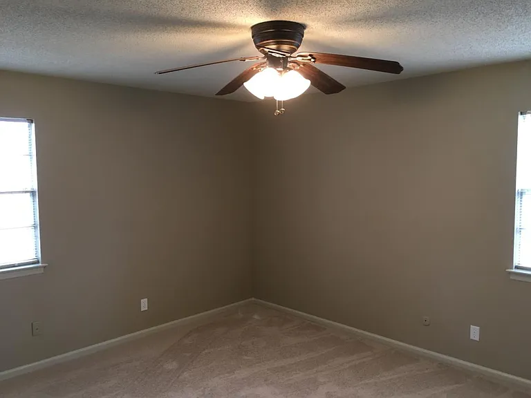 23 Feldspar Ct — Photo 6