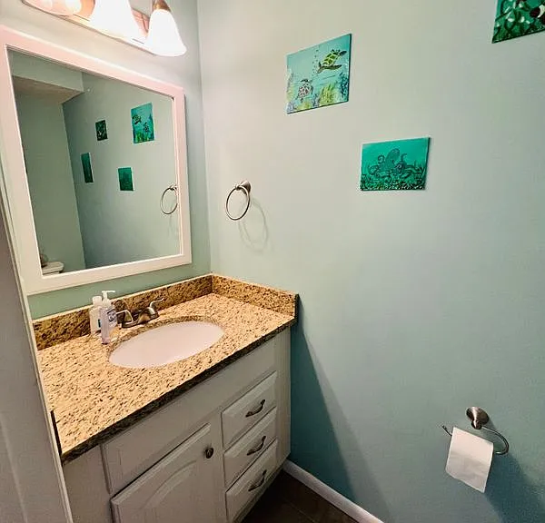 733 Tilden Pl — Photo 4