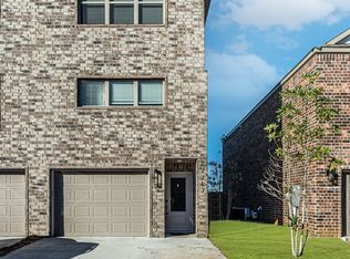 2717 SW Livingston Sq, Bentonville, AR 72713